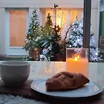 Authentic House Metro 7 Pierre Et Marie Curie *
