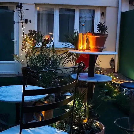 Authentic House 2 Maisons 1 Ideale Pour Groupes, Capacite 30 Personnes Paris