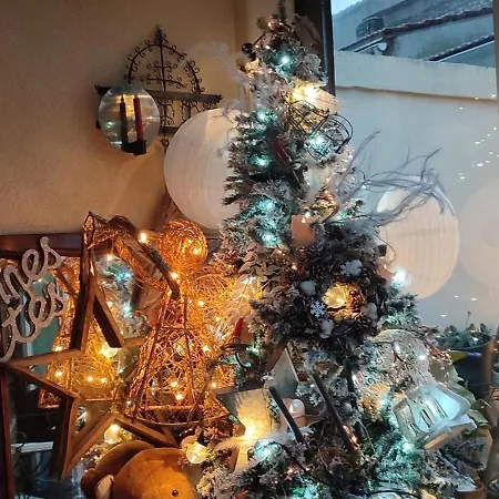 Дом отдыха Authentic House 2 Maisons 1 Ideale Pour Groupes, Capacite 30 Personnes Париж