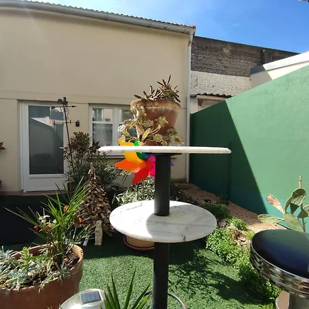 Authentic House 2 Maisons 1 Ideale Pour Groupes, Capacite 30 Personnes