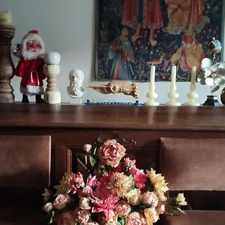 Дом отдыха Authentic House 2 Maisons 1 Ideale Pour Groupes, Capacite 30 Personnes Париж