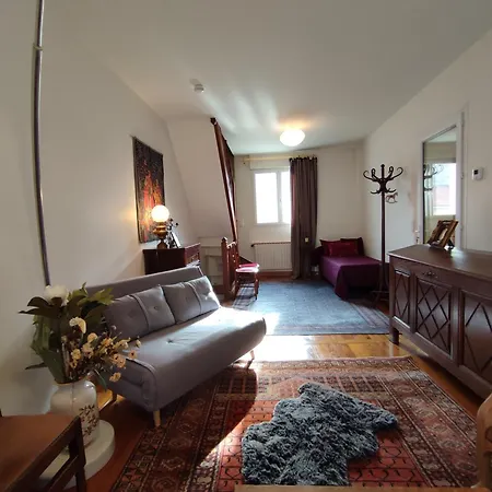 Authentic House 2 Maisons 1 Ideale Pour Groupes, Capacite 30 Personnes *