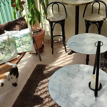 Casa de Férias Authentic House 2 Maisons 1 Ideale Pour Groupes, Capacite 30 Personnes Paris