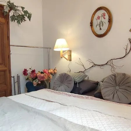 Casa de Férias Authentic House 2 Maisons 1 Ideale Pour Groupes, Capacite 30 Personnes Paris