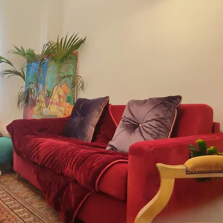 Authentic House 2 Maisons 1 Ideale Pour Groupes, Capacite 30 Personnes Casa de Férias Paris