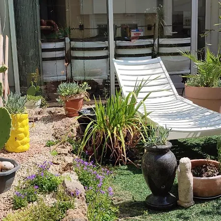 펜션 Authentic House Metro 7 Pierre Et Marie Curie *