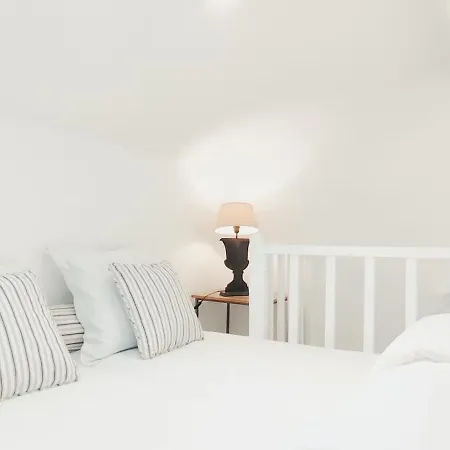 펜션 Authentic House Metro 7 Pierre Et Marie Curie
