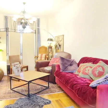 Authentic House Metro 7 Pierre Et Marie Curie * 파리