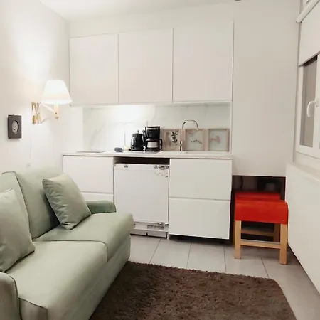 Authentic House Metro 7 Pierre Et Marie Curie Дом отдыха *