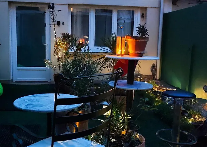 Authentic House 2 Maisons 1 Ideale Pour Groupes, Capacite 30 Personnes Paris