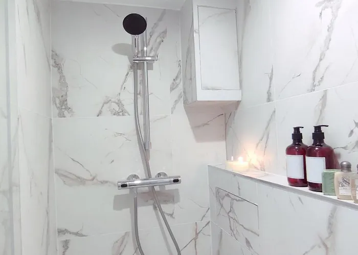 Authentic House 2 Maisons 1 Ideale Pour Groupes, Capacite 30 Personnes