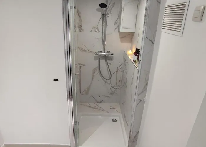 Authentic House 2 Maisons 1 Ideale Pour Groupes, Capacite 30 Personnes * パリ