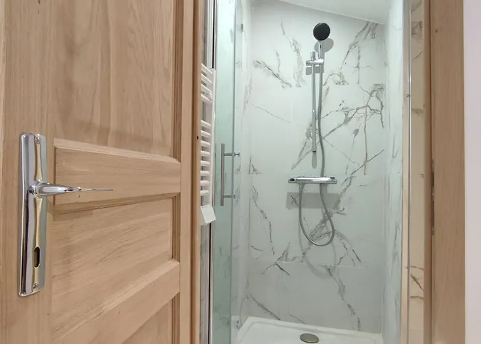 Authentic House 2 Maisons 1 Ideale Pour Groupes, Capacite 30 Personnes 別荘