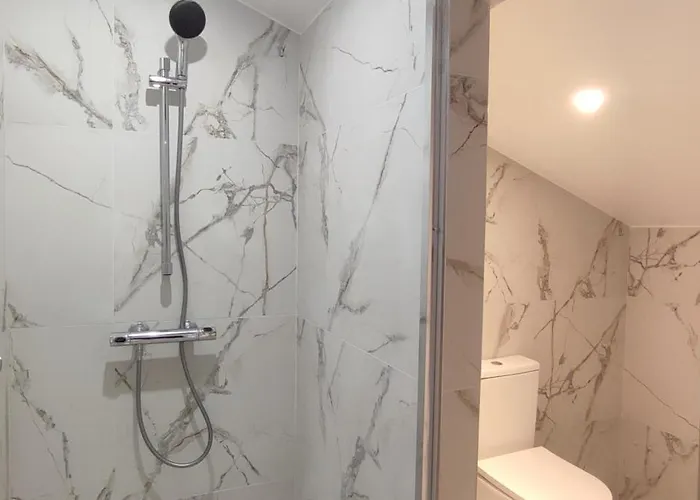 Authentic House 2 Maisons 1 Ideale Pour Groupes, Capacite 30 Personnes *