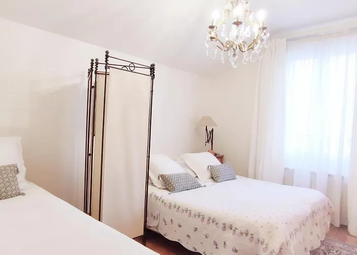 Authentic House Metro 7 Pierre Et Marie Curie Дом отдыха