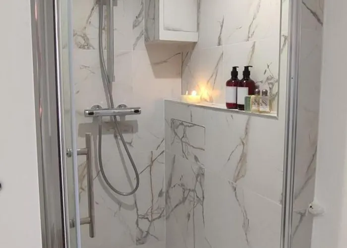 Authentic House Metro 7 Pierre Et Marie Curie Дом отдыха