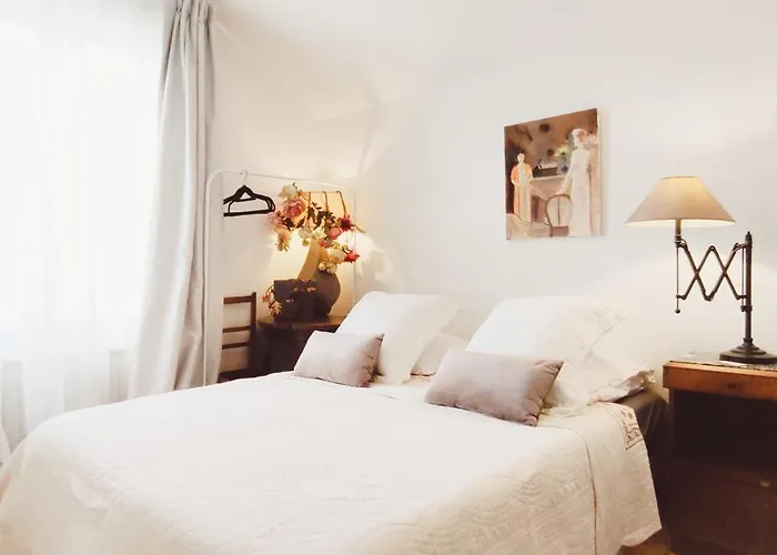 Authentic House Metro 7 Pierre Et Marie Curie Дом отдыха *