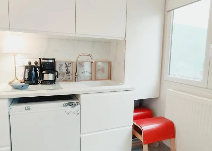 Authentic House Metro 7 Pierre Et Marie Curie Дом отдыха Париж