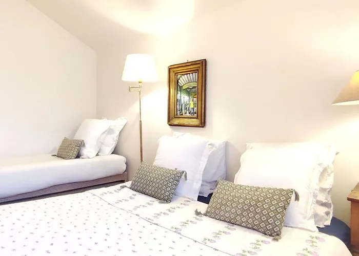 Authentic House Metro 7 Pierre Et Marie Curie Dom wakacyjny *