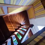 Authentic House Metro 7 Pierre Et Marie Curie Semesterbostad *