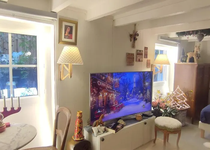 Authentic House 2 Maisons 1 Ideale Pour Groupes, Capacite 30 Personnes Ferienhaus
