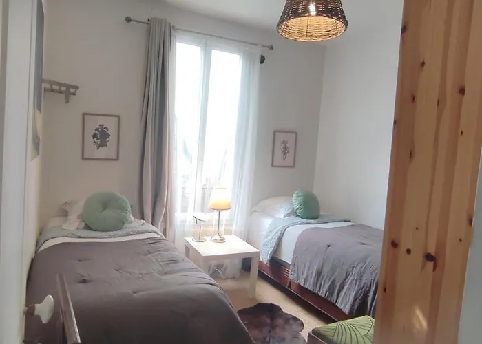 Ferienhaus Authentic House 2 Maisons 1 Ideale Pour Groupes, Capacite 30 Personnes *