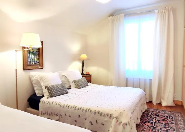Authentic House 2 Maisons 1 Ideale Pour Groupes, Capacite 30 Personnes Ferienhaus Paris